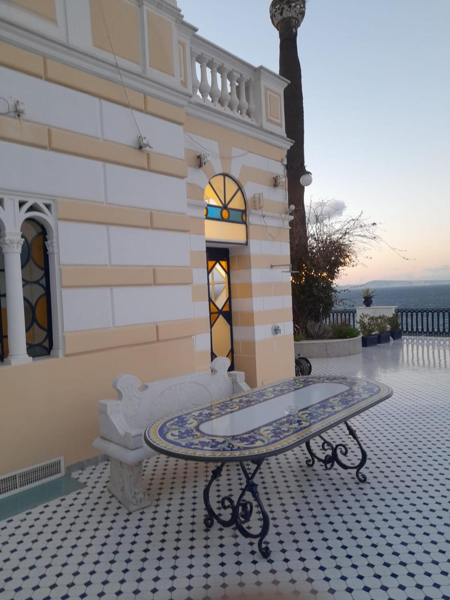 Villa La Terrazza Suites Соренто Екстериор снимка