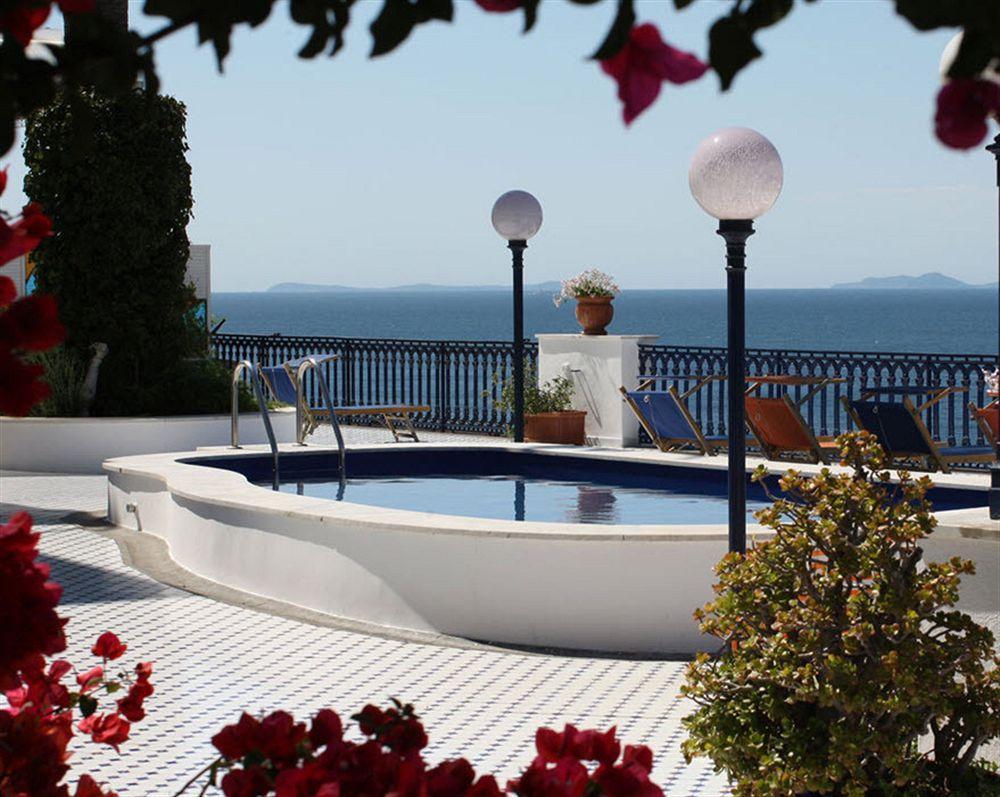 Villa La Terrazza Suites Соренто Екстериор снимка