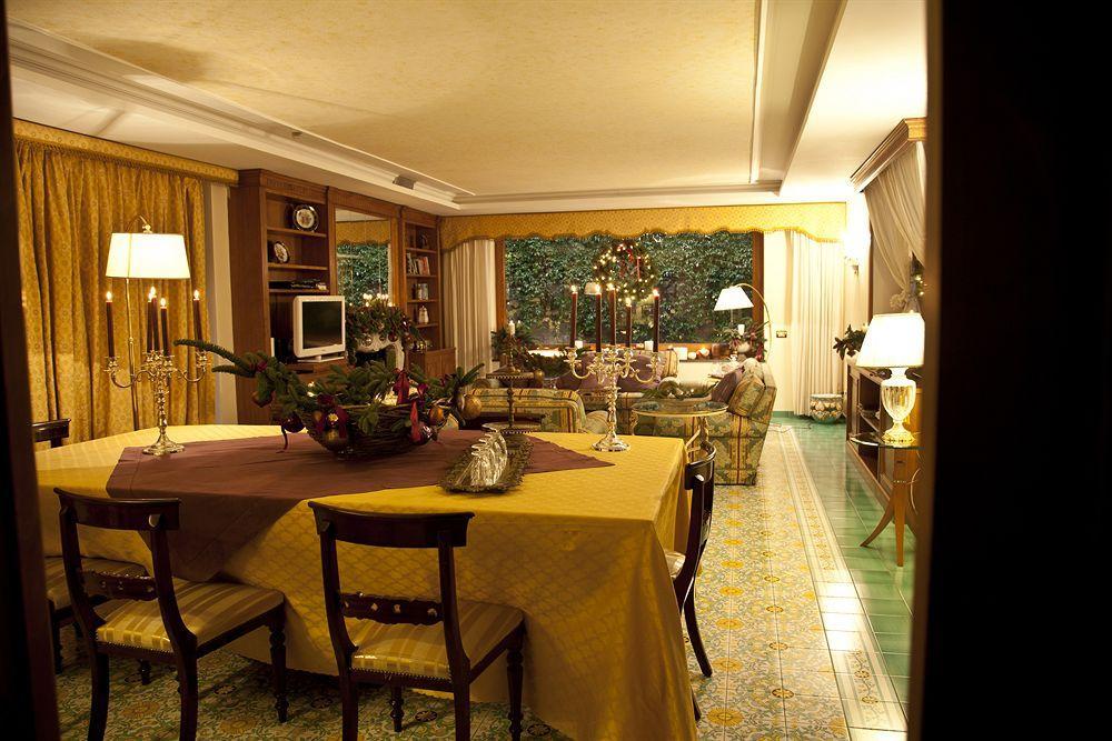 Villa La Terrazza Suites Соренто Екстериор снимка