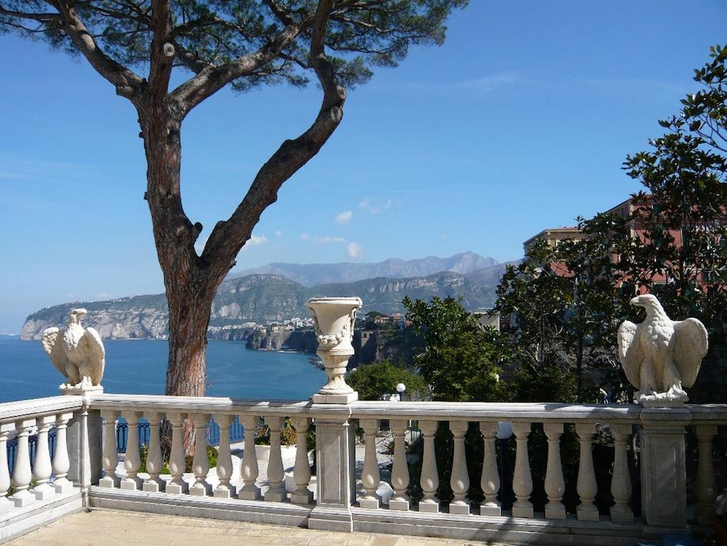 Villa La Terrazza Suites Соренто Екстериор снимка